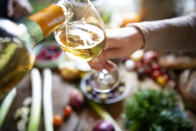 17 Easy Wine & Food Pairing Tips for Beginners